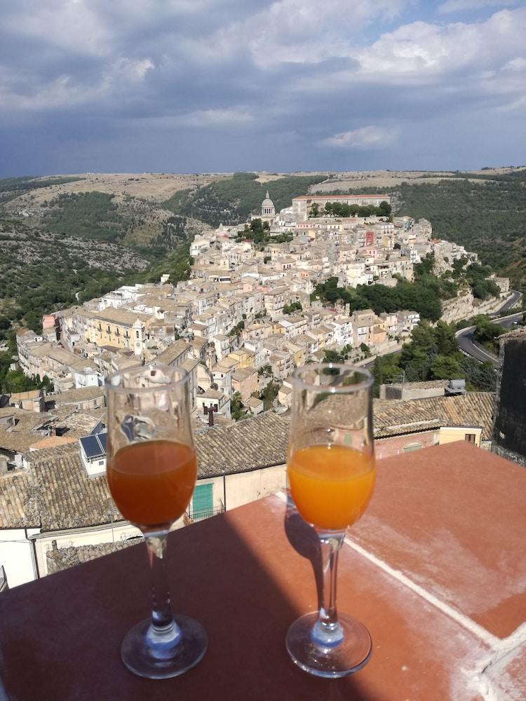 Bed and Breakfast Finestre Su Ibla Ragusa Zewnętrze zdjęcie