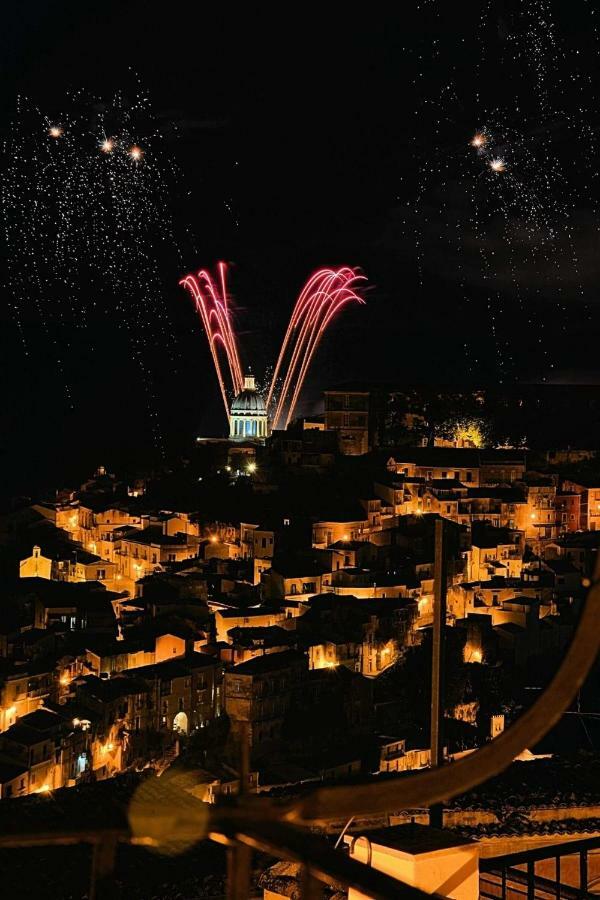 Bed and Breakfast Finestre Su Ibla Ragusa Zewnętrze zdjęcie